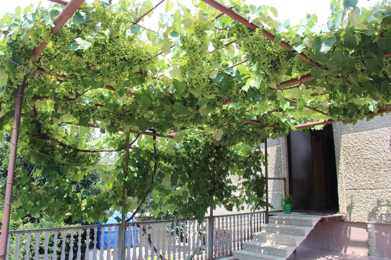 Hotel Oniks Kutaisi Exterior photo