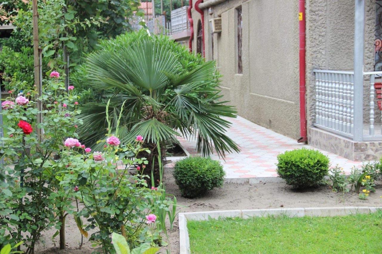 Hotel Oniks Kutaisi Exterior photo
