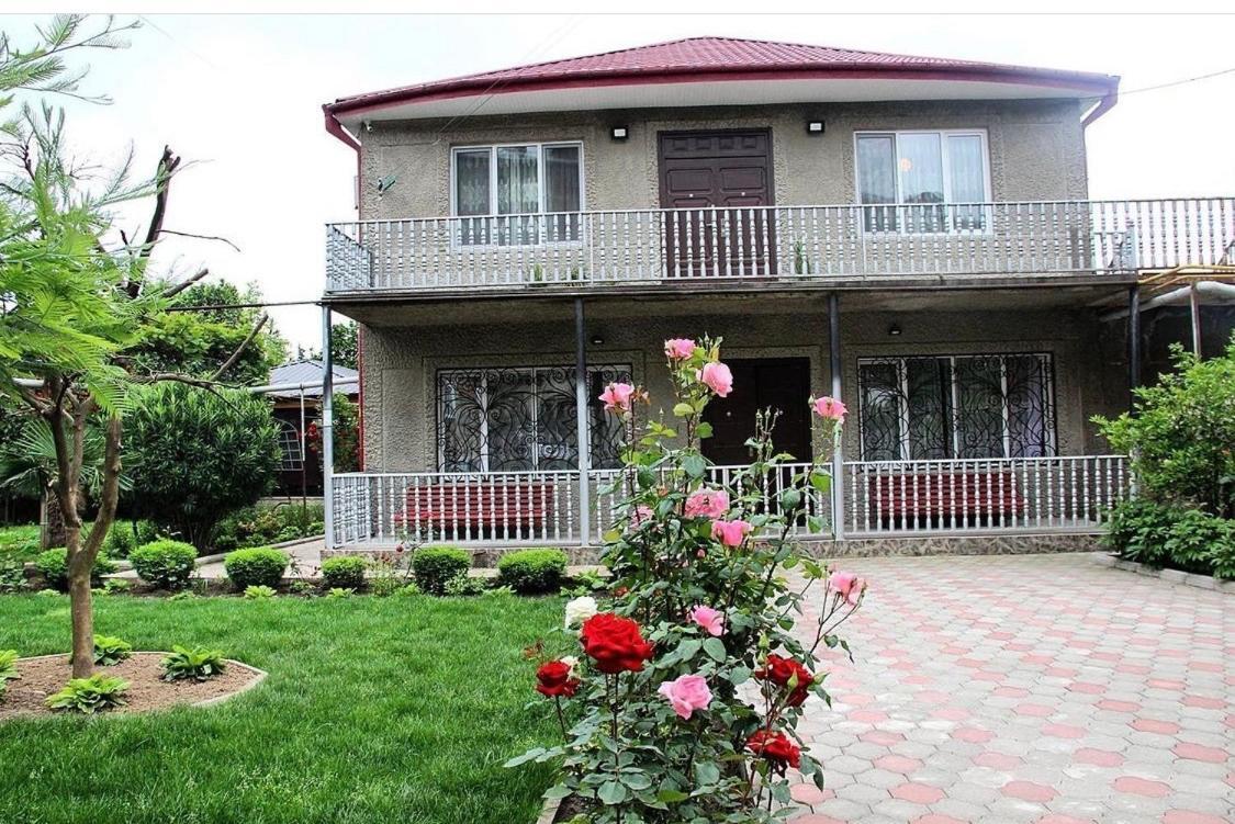 Hotel Oniks Kutaisi Exterior photo