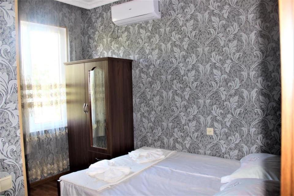 Hotel Oniks Kutaisi Exterior photo