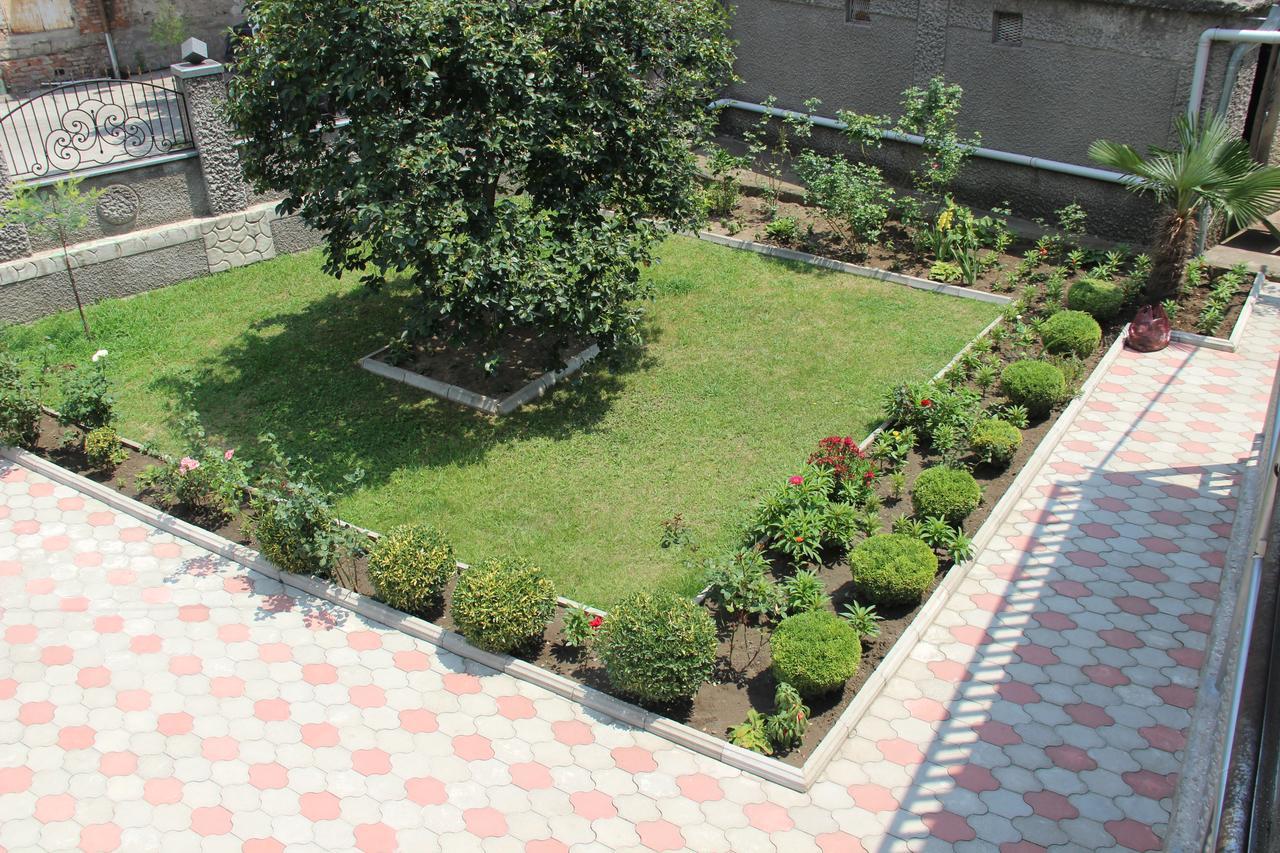 Hotel Oniks Kutaisi Exterior photo